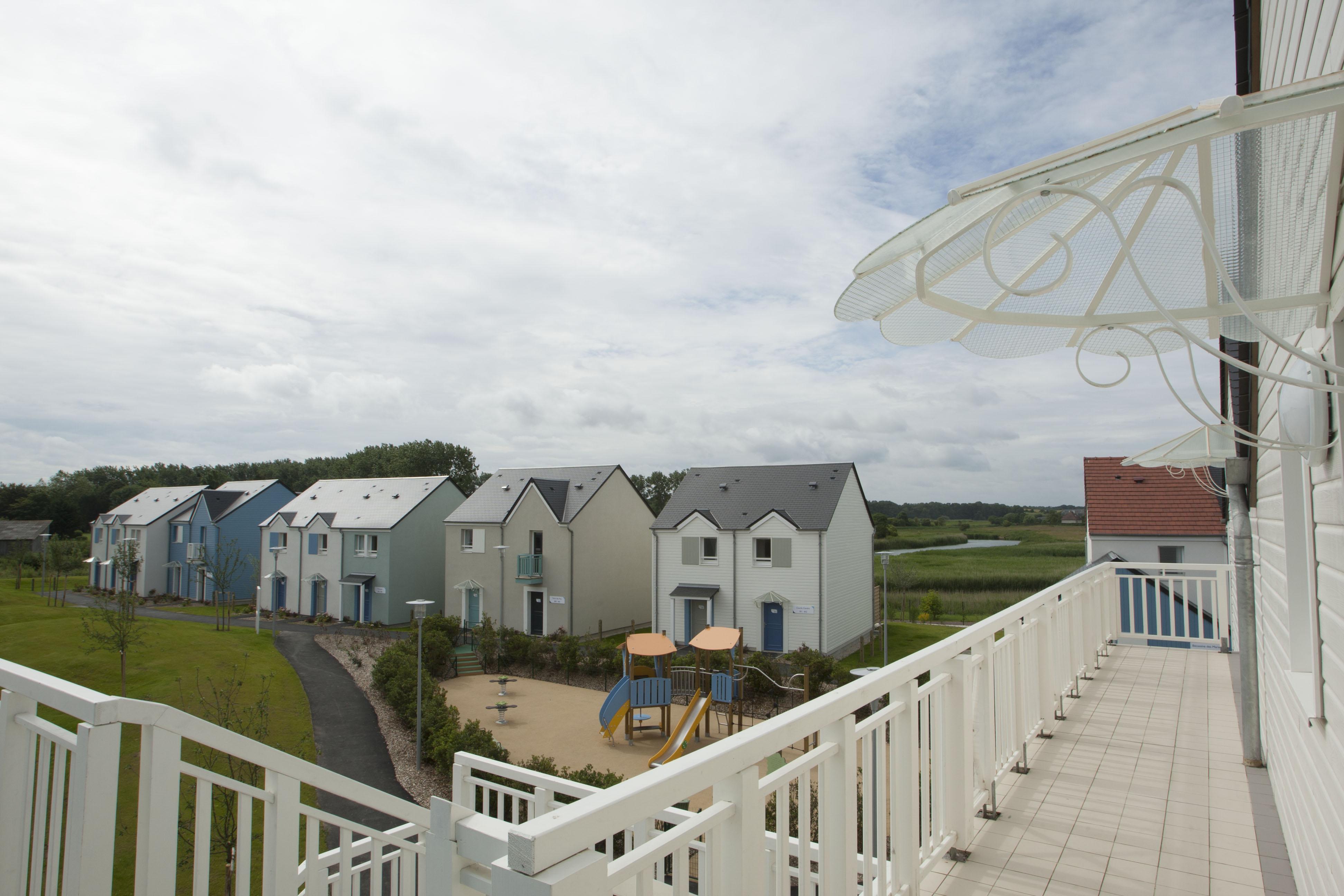 Pierre & Vacances Residence Le Chant Des Oiseaux Courseulles-sur-Mer Buitenkant foto