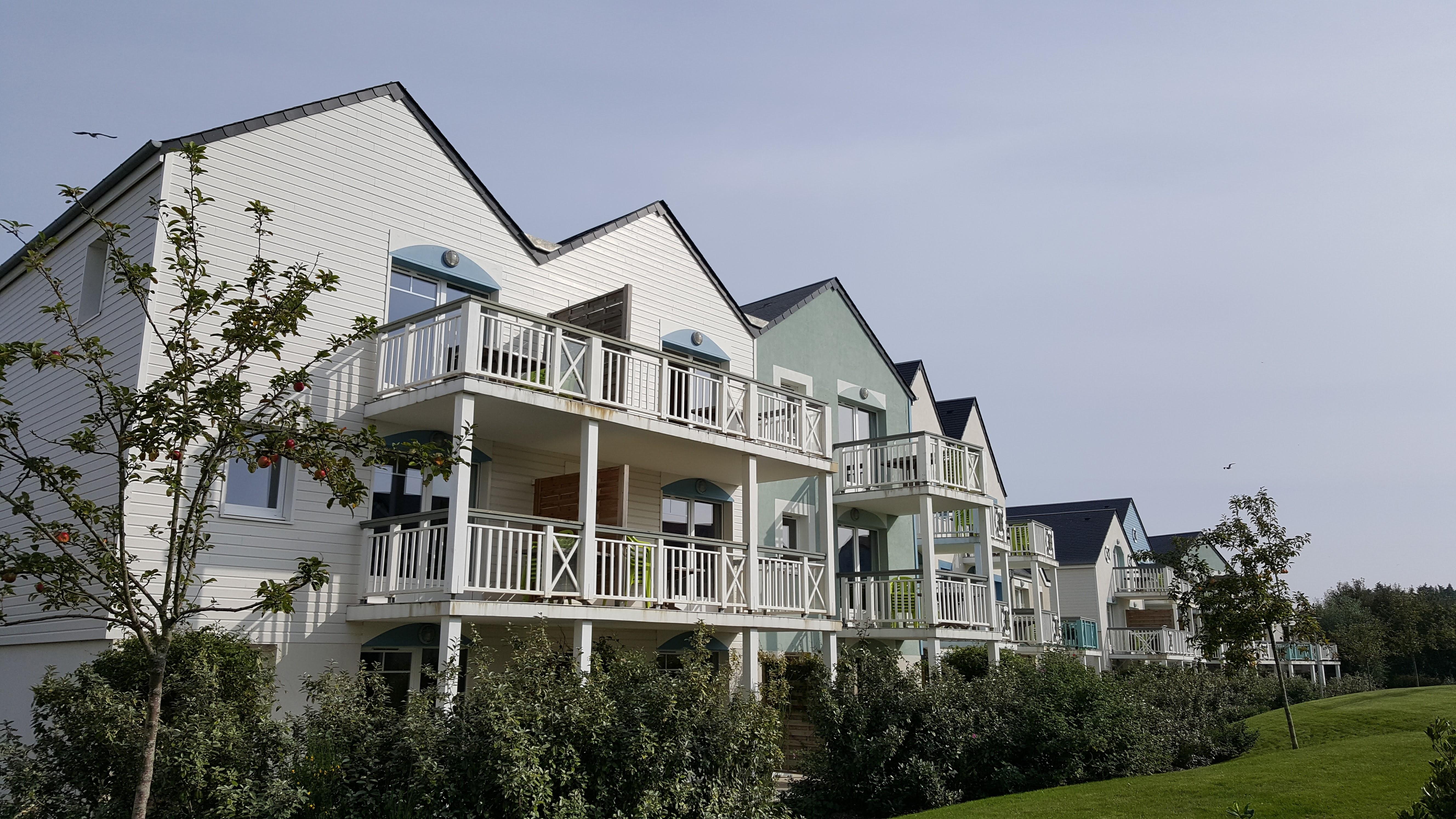 Pierre & Vacances Residence Le Chant Des Oiseaux Courseulles-sur-Mer Buitenkant foto