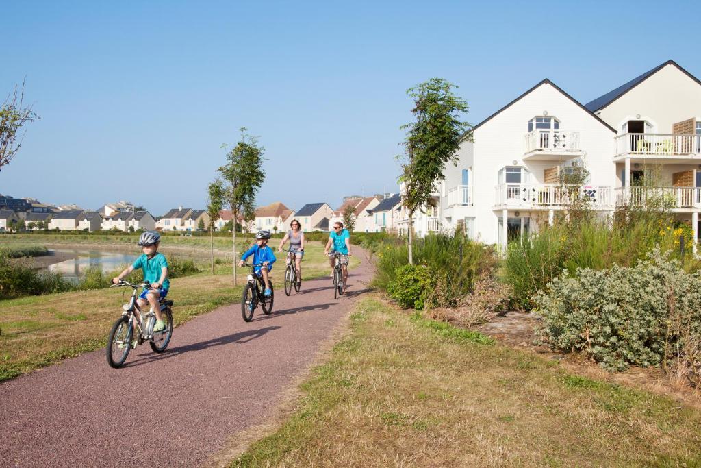 Pierre & Vacances Residence Le Chant Des Oiseaux Courseulles-sur-Mer Buitenkant foto